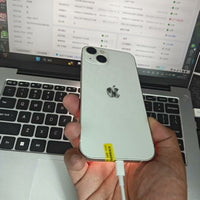 iPhone 13 White 128GB - image 1